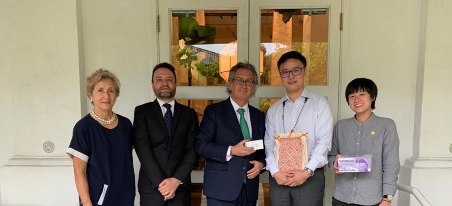 Embajador Manuel Solano adelanta gestiones para fortalecer cooperación entre Colombia y Singapur en la batalla contra el COVID-19